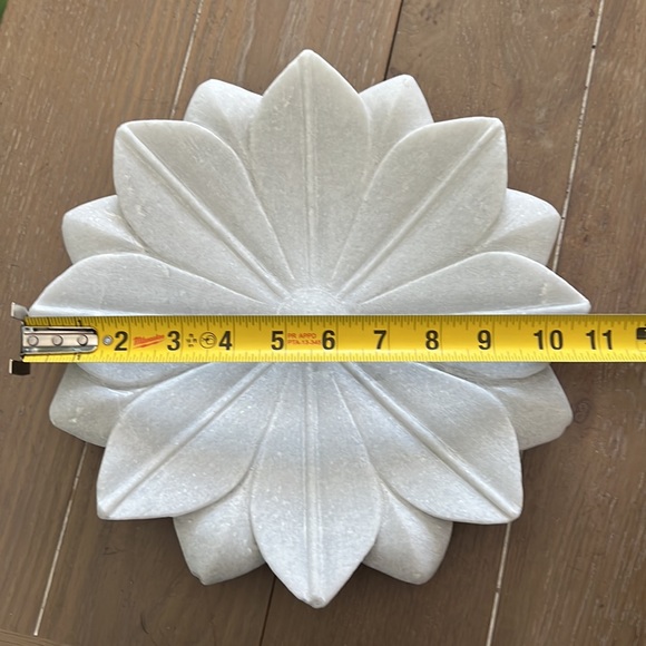 Gorgeous genuine white marble lotus flower plate dish decorative object 11” - Picture 11 of 13